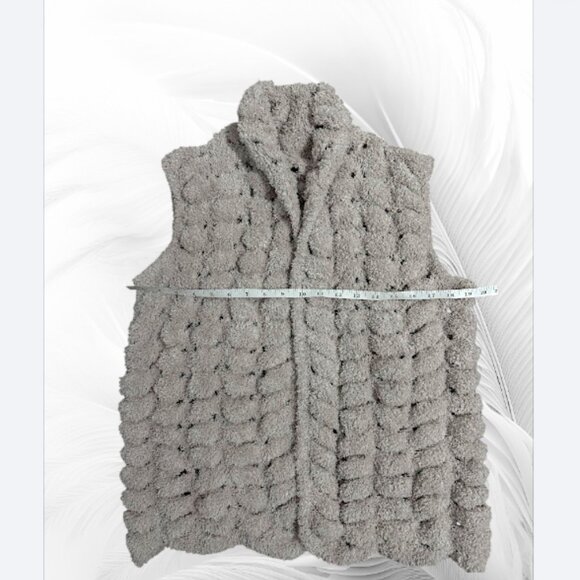 Cozy Textured Fuzzy Knit Sleeveless Vest - Picture 7 of 8